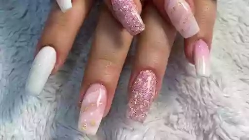 Kim Golden Nail