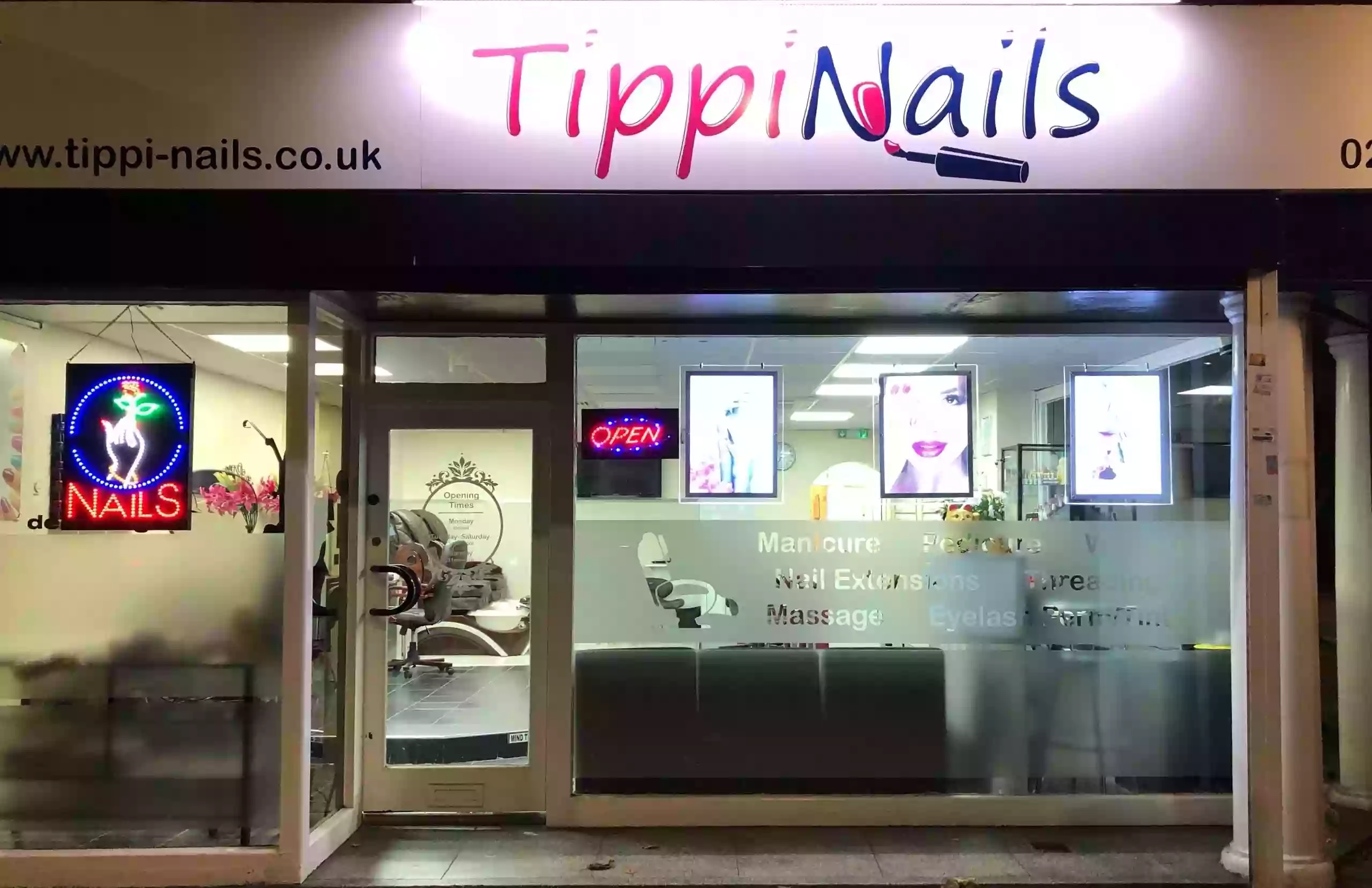 Tippi Nails