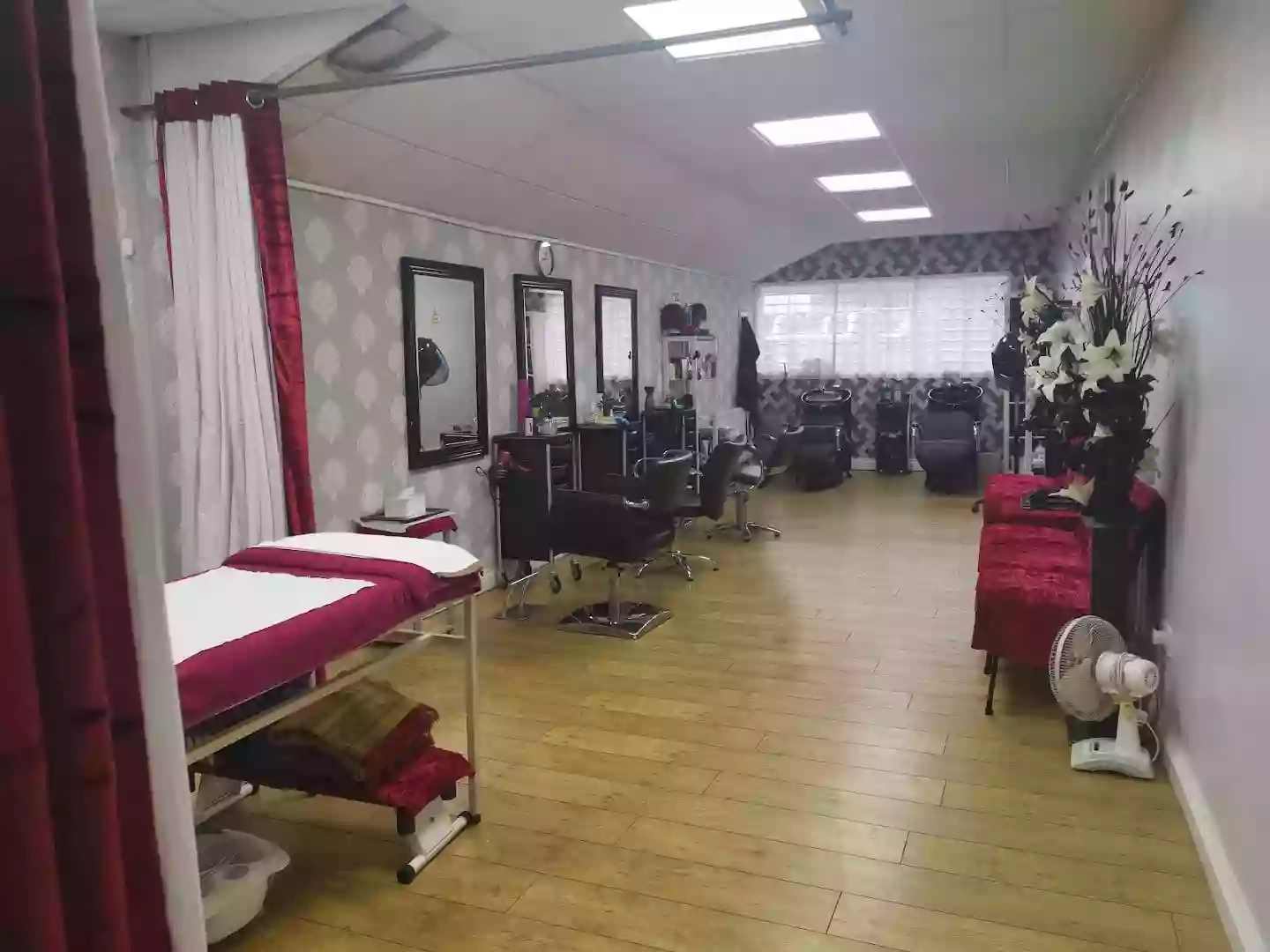 Henna Hair & Beauty Salon