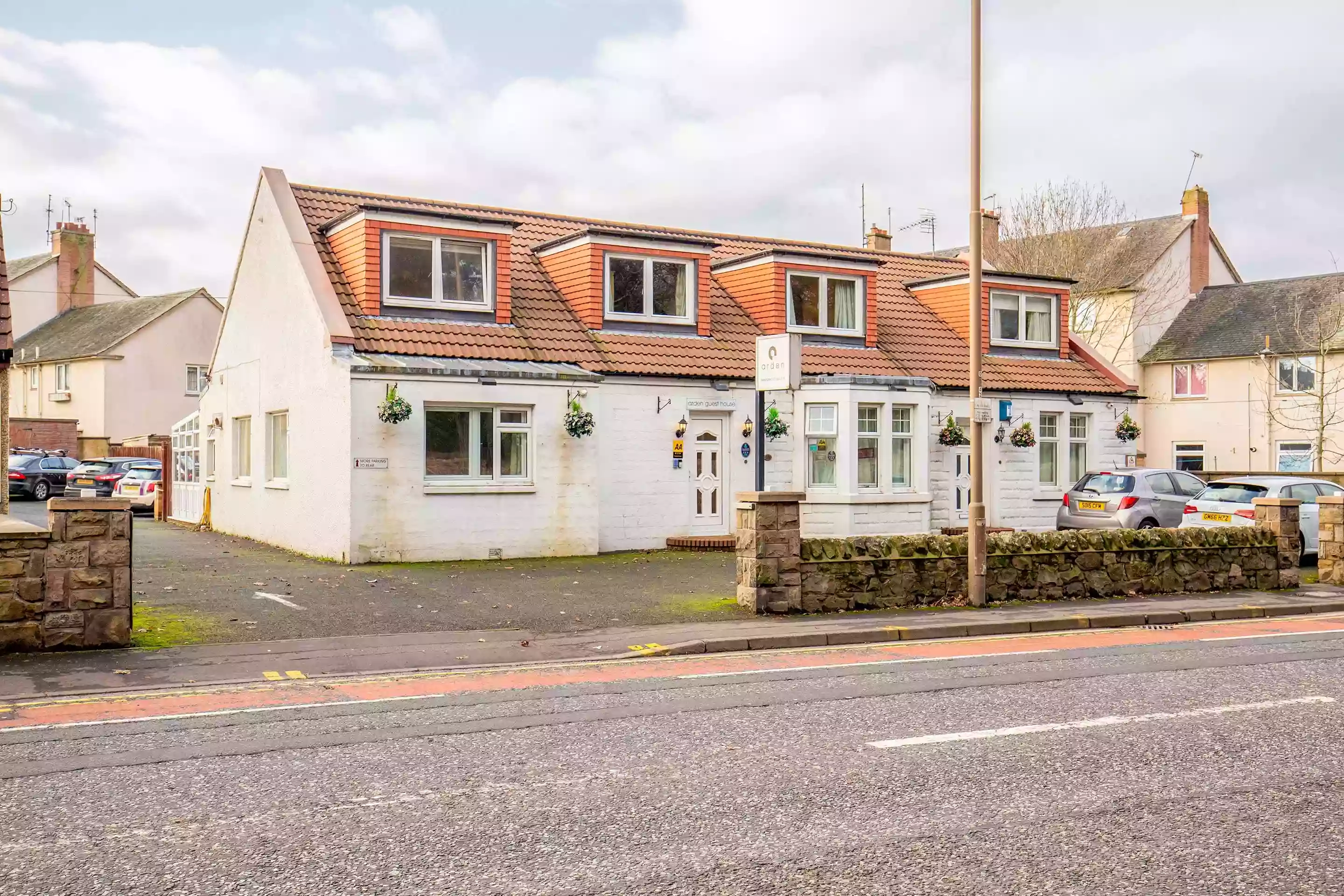 OYO Arden Guest House, Craigmillar Castle Edinburgh