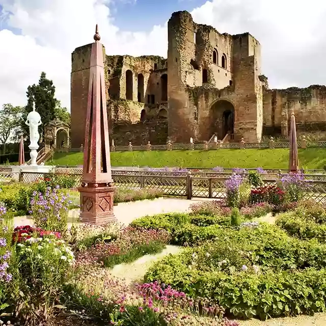 Kenilworth Castle and Elizabethan Garden