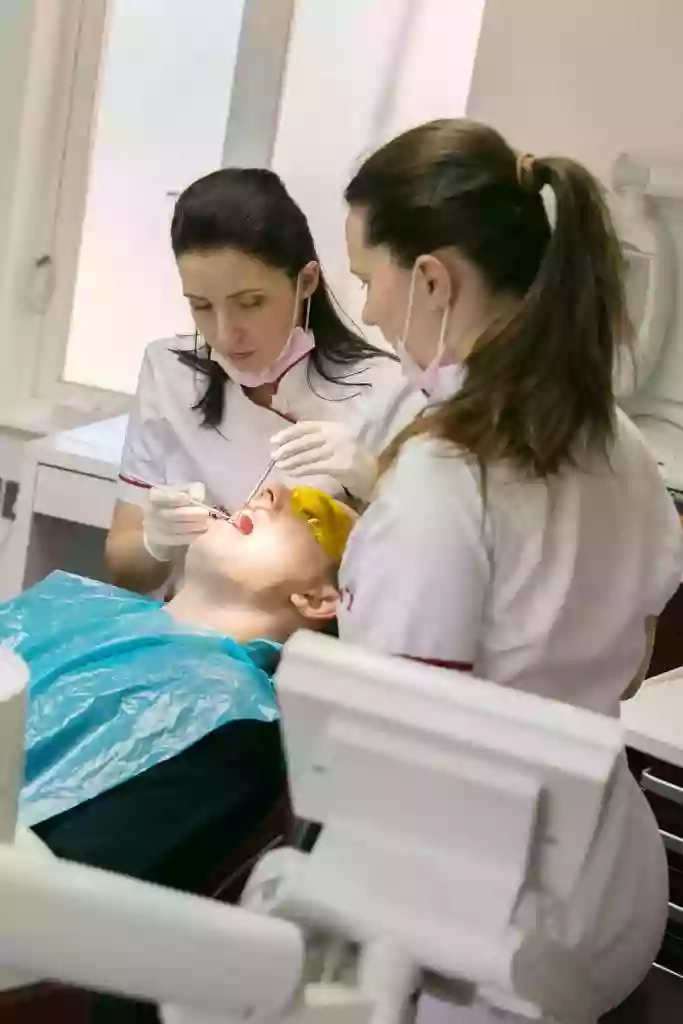 Crown Dental Clinic