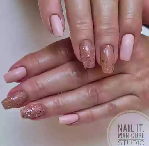 Nail it. Manicure Studio