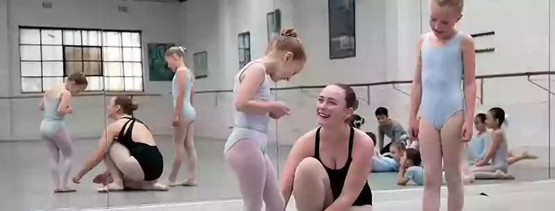 ​﻿Academy Ballet