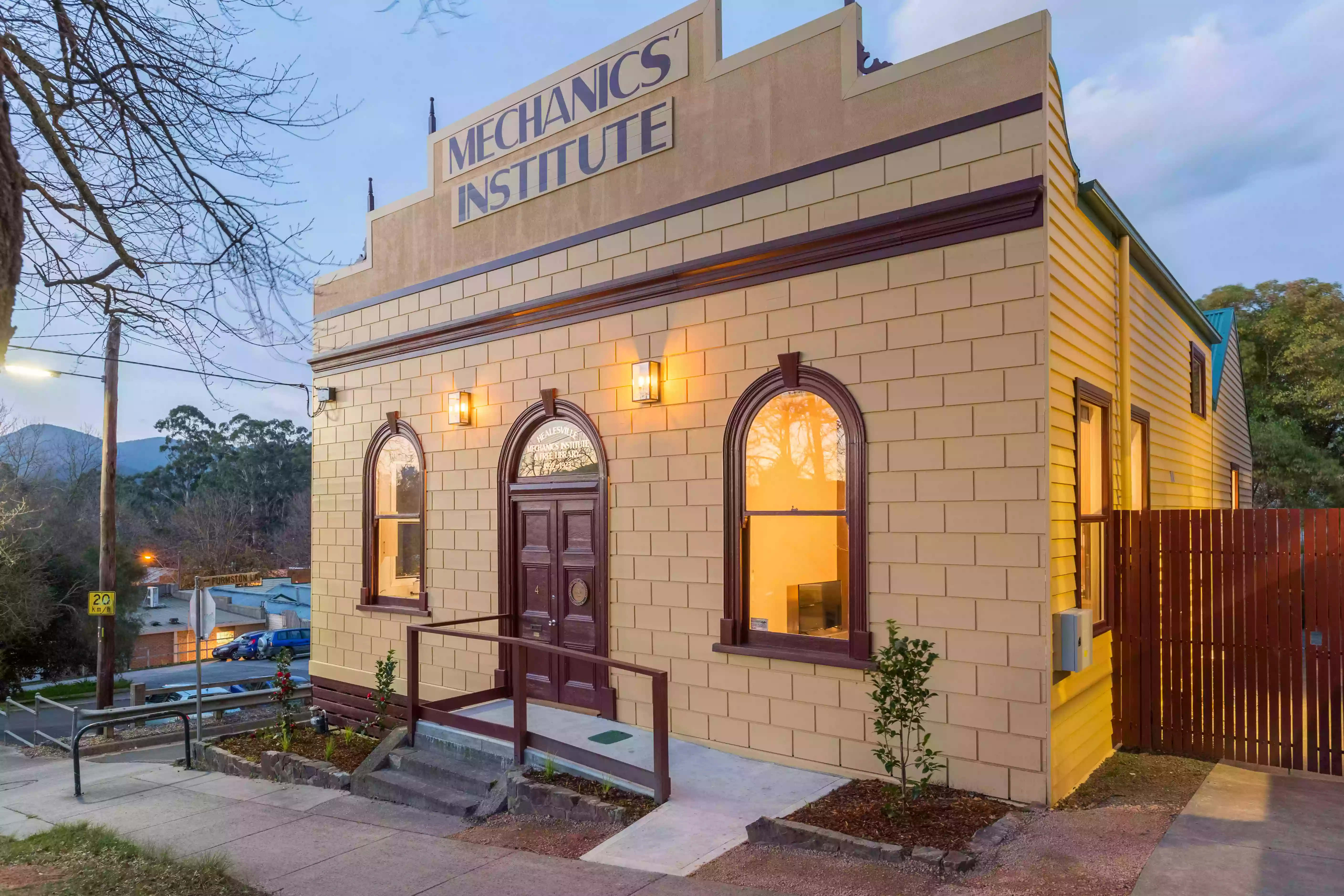 The Old Mechanics in the centre of Healesville