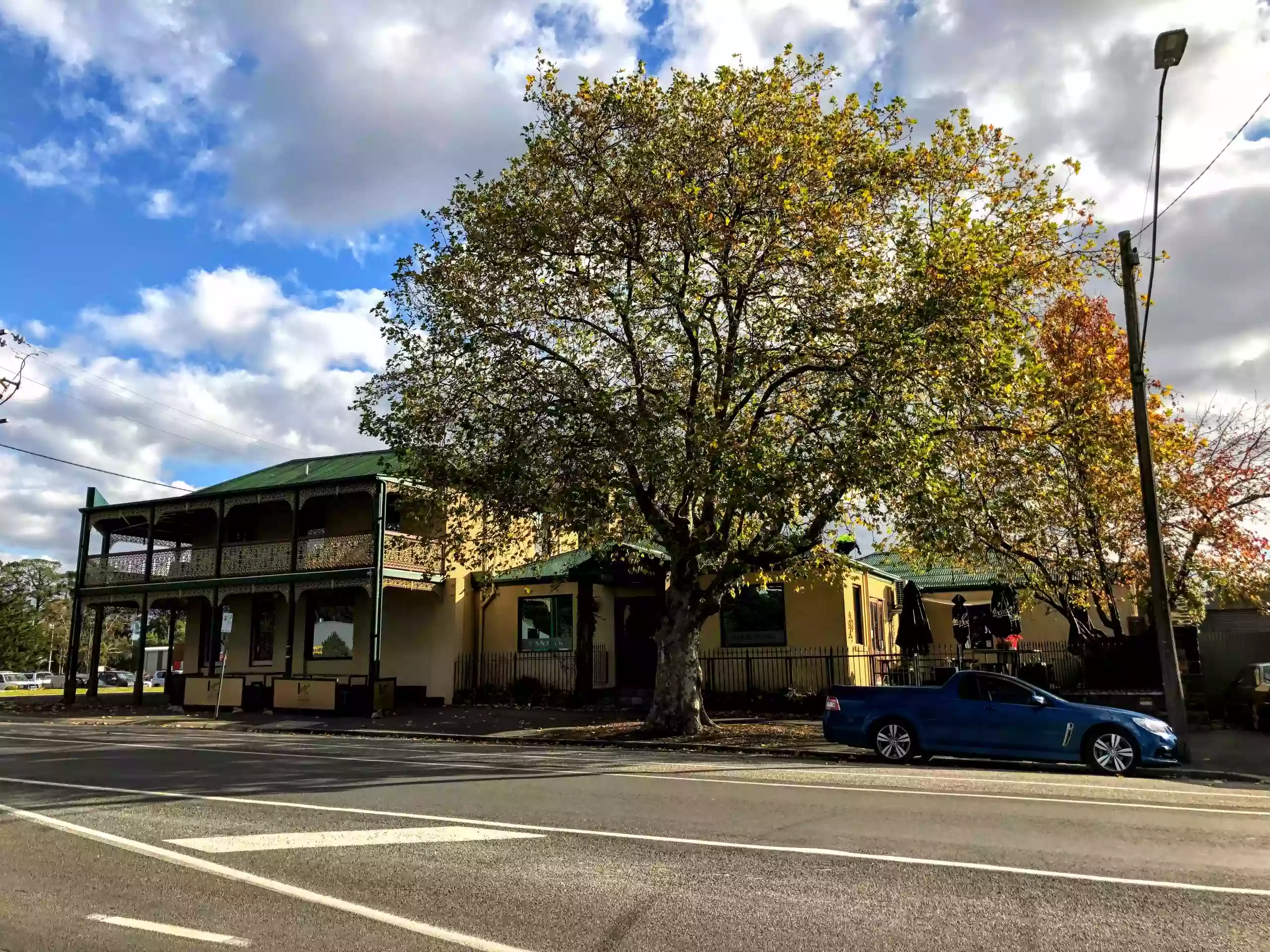 Victoria Hotel & Bottle Shop Woodend