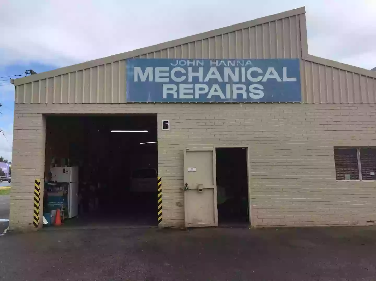 John Hanna Automotive Service Centre