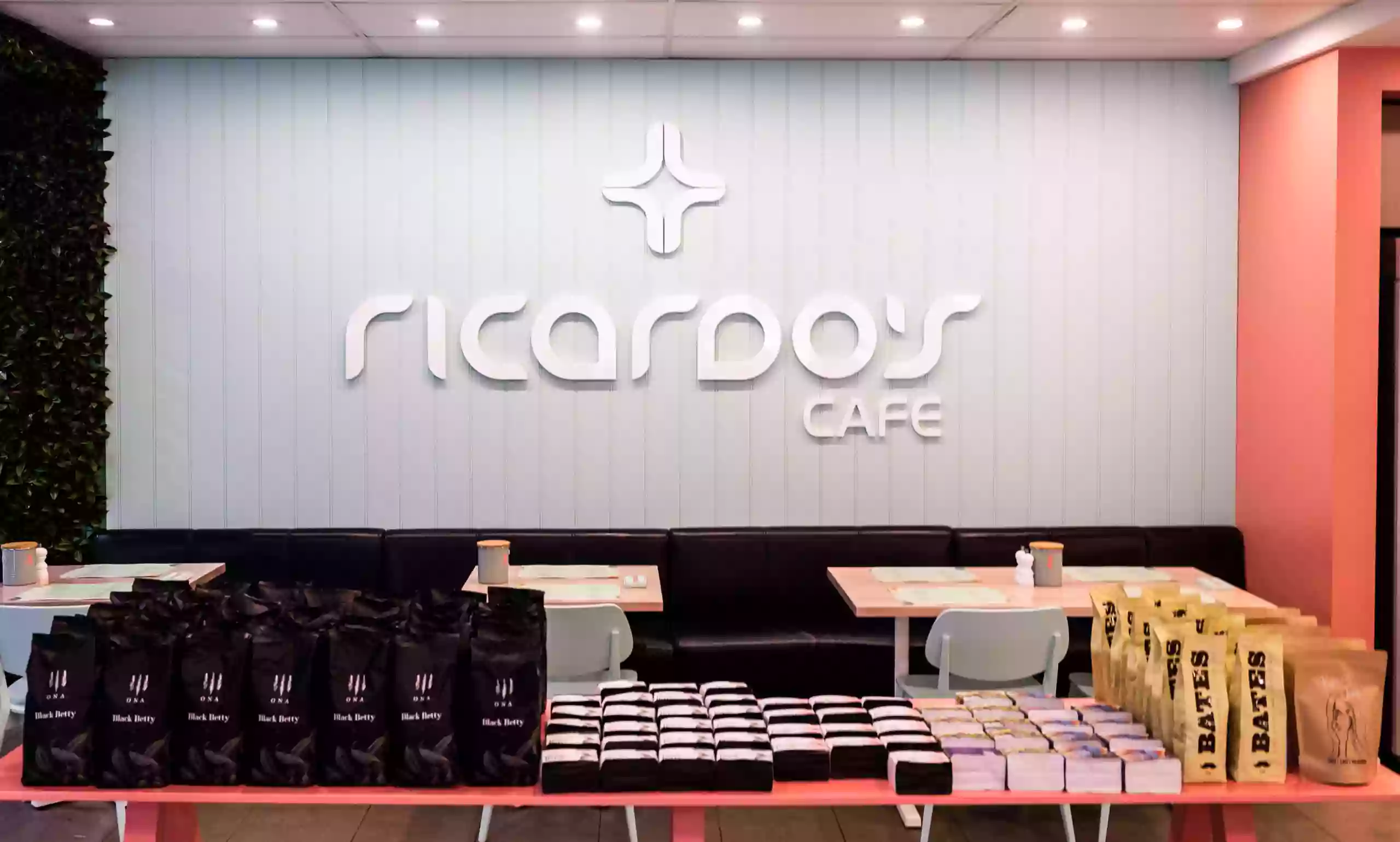 Ricardo's Cafe