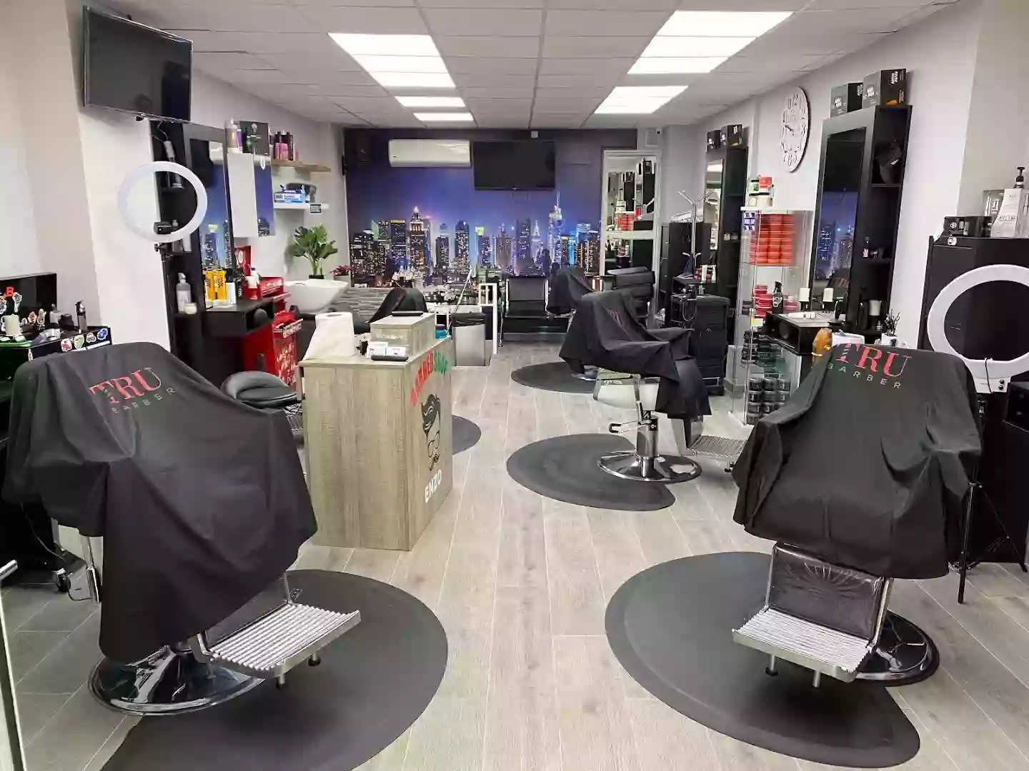 Enzo Barbershop