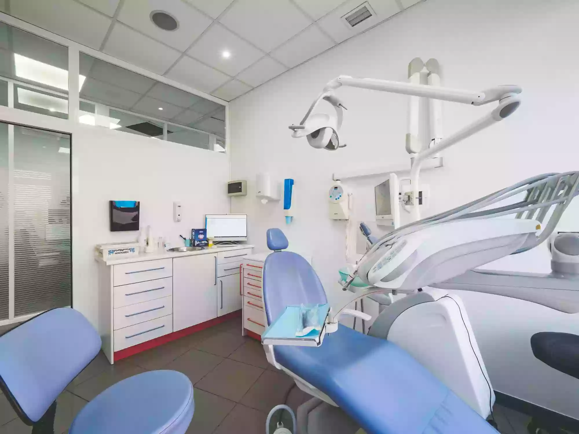 Clinica Dental Medident Torremolinos