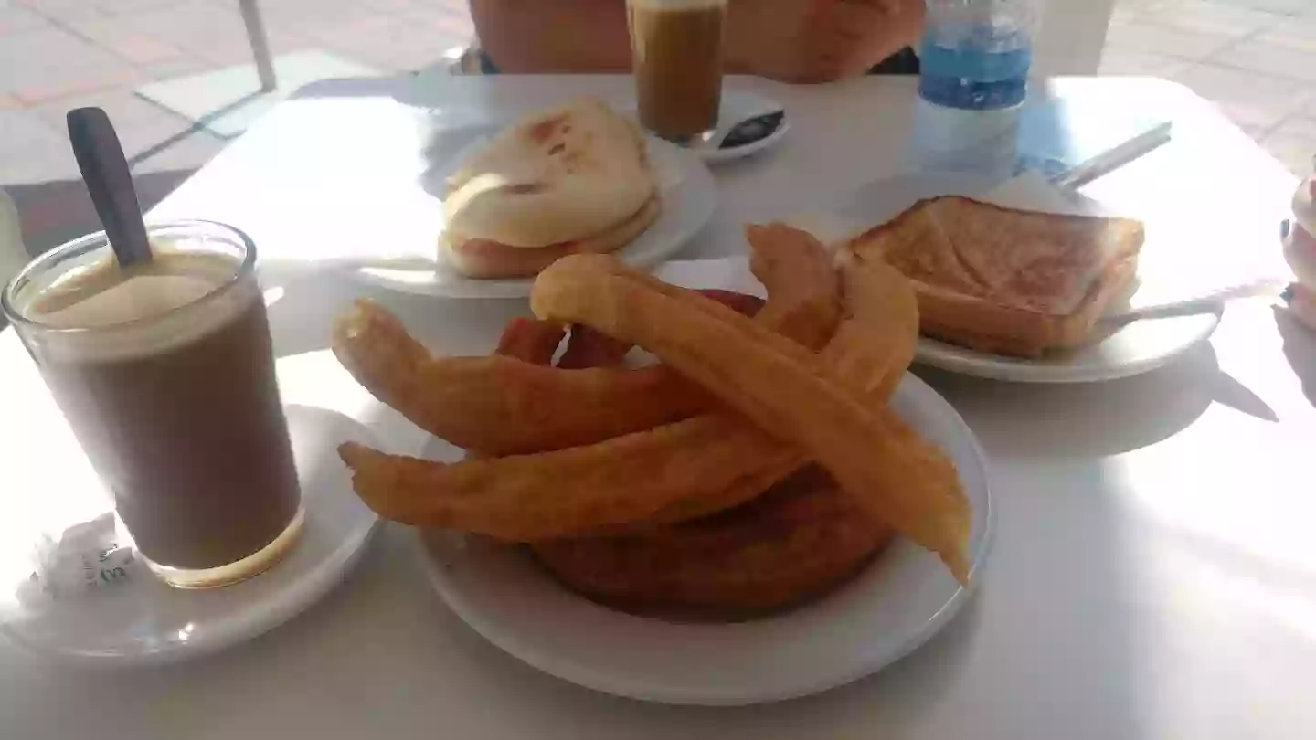 Cafetería Churrería El Real