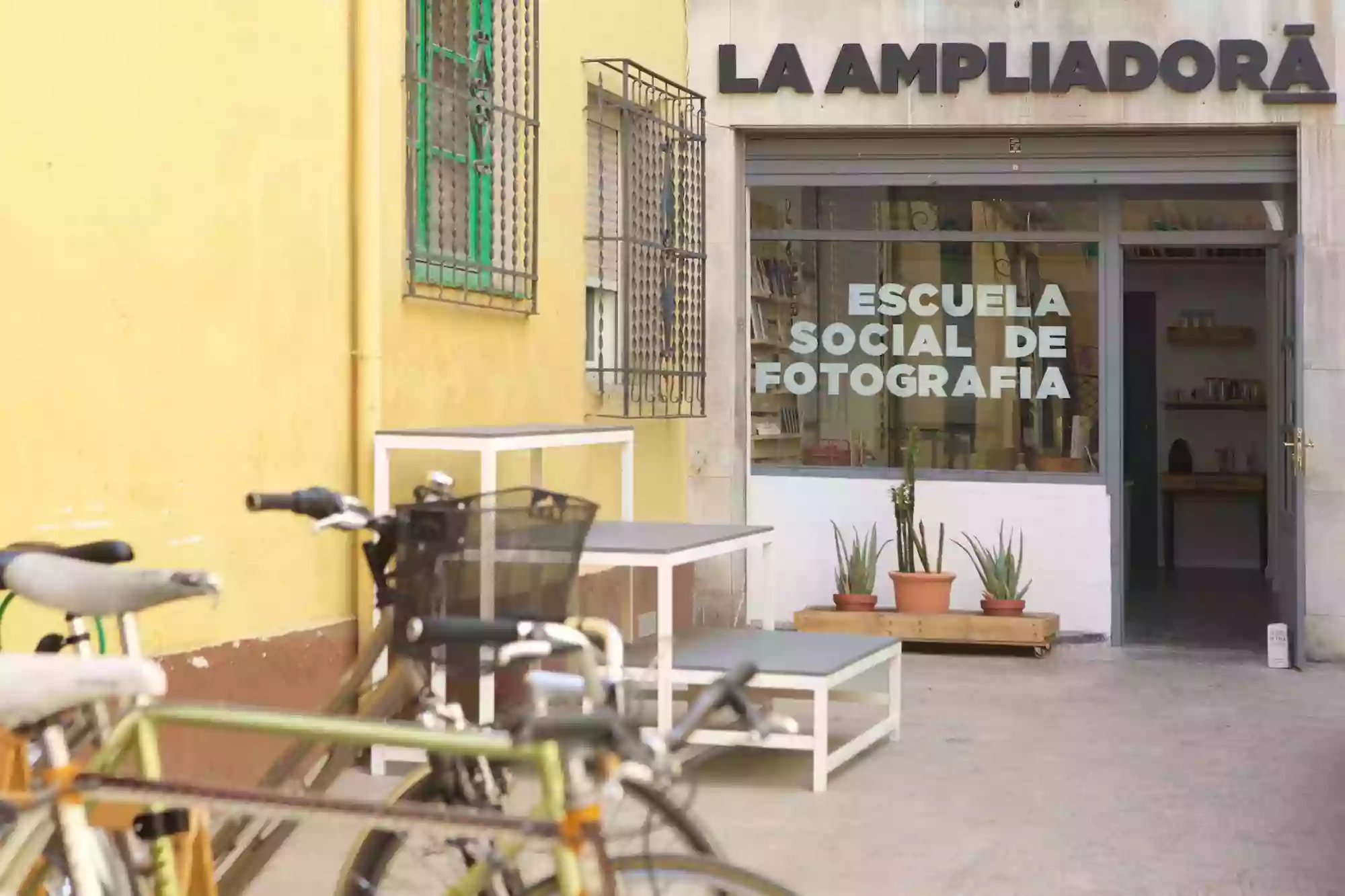 La Ampliadora | Escuela Social de Fotografía