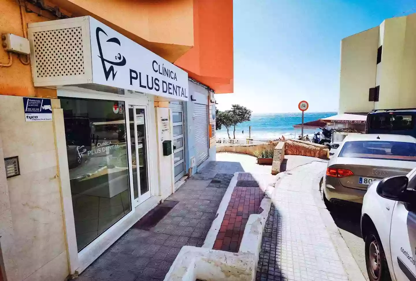 PLUS DENTAL TENERIFE