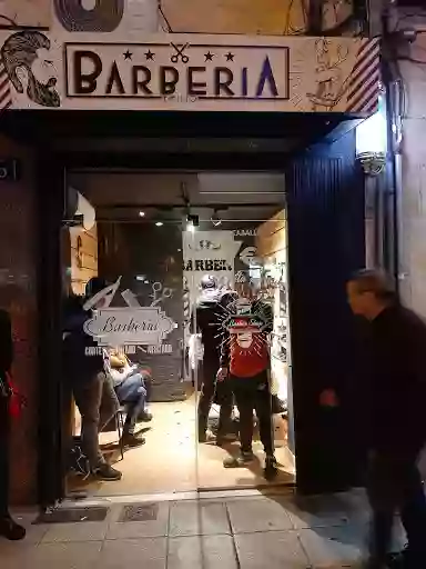 Peluqueria Barberia Emilio. Abierto todos los dias.