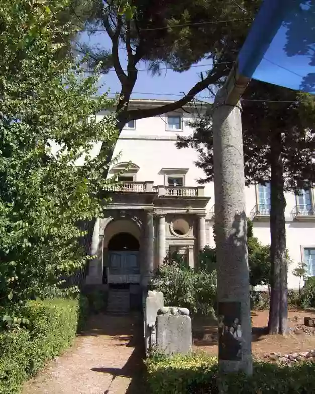 Palacio de la Mosquera o del infante D. Luis de Borbón