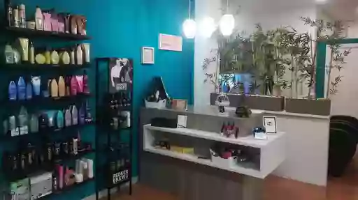 Dcolors Peluquería y Estética