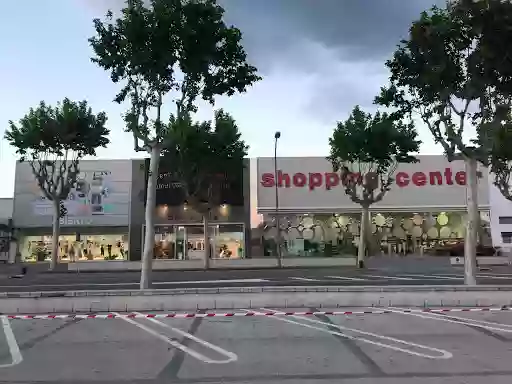 SHOPPING CENTER