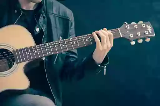 APRENDIENDO DE GUITARRA