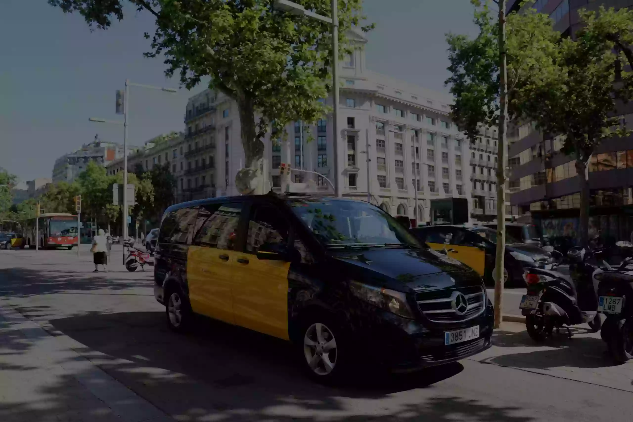 Taxi Mercedes - Alquiler VTC Barcelona. Hasta 8 Plazas.