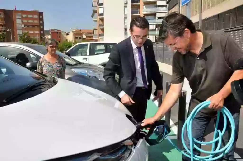 Punto de carga vehículos eléctricos