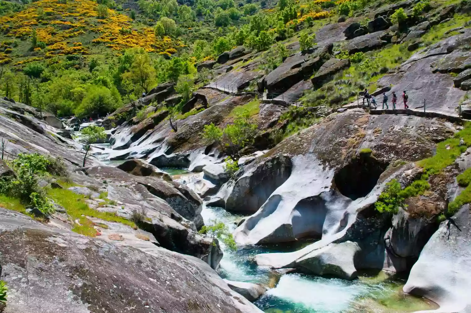 Garganta de los Infiernos Actividades en la Naturaleza, Barranquismo, excursiones 4x4, kayak, paddle surf, Valle del Jerte