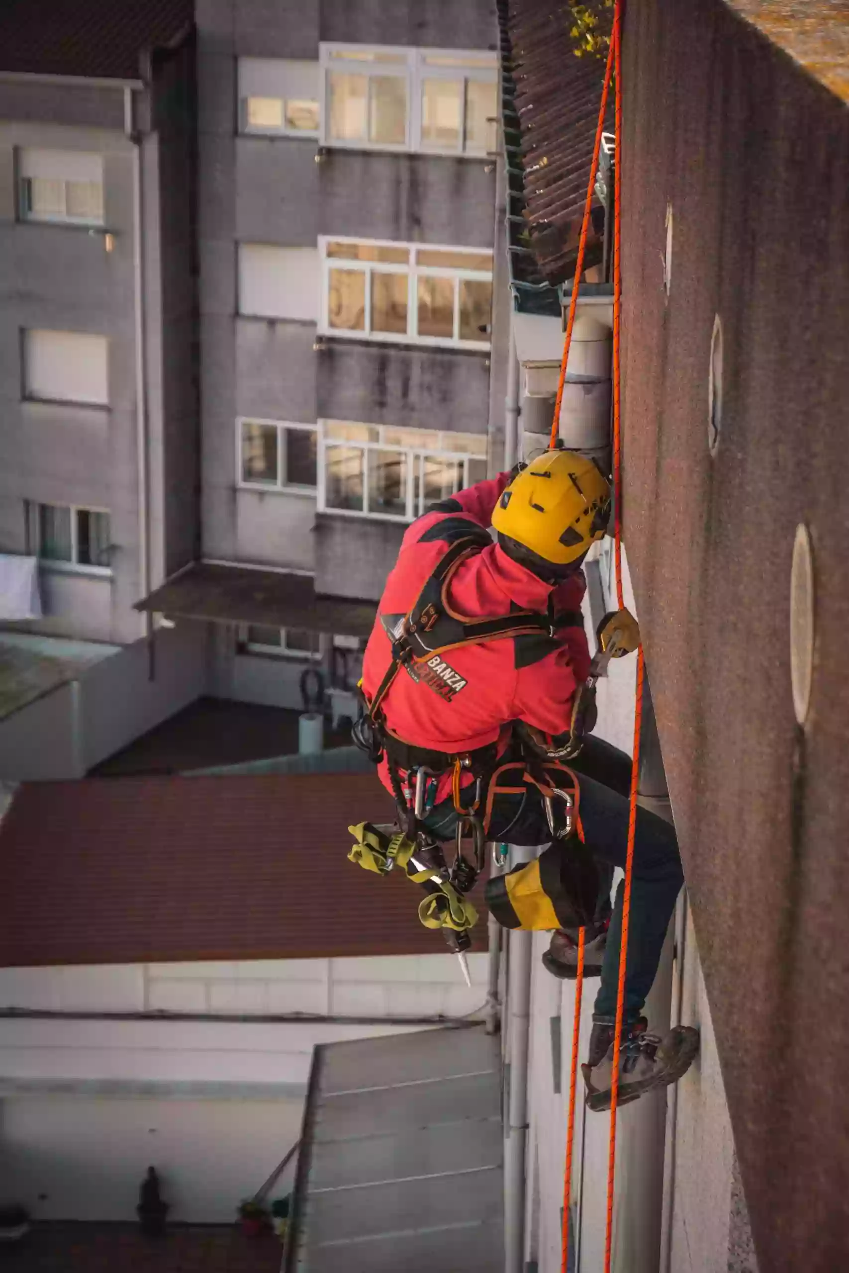 Barbanza Vertical - Empresa de trabajos verticales y en alturas