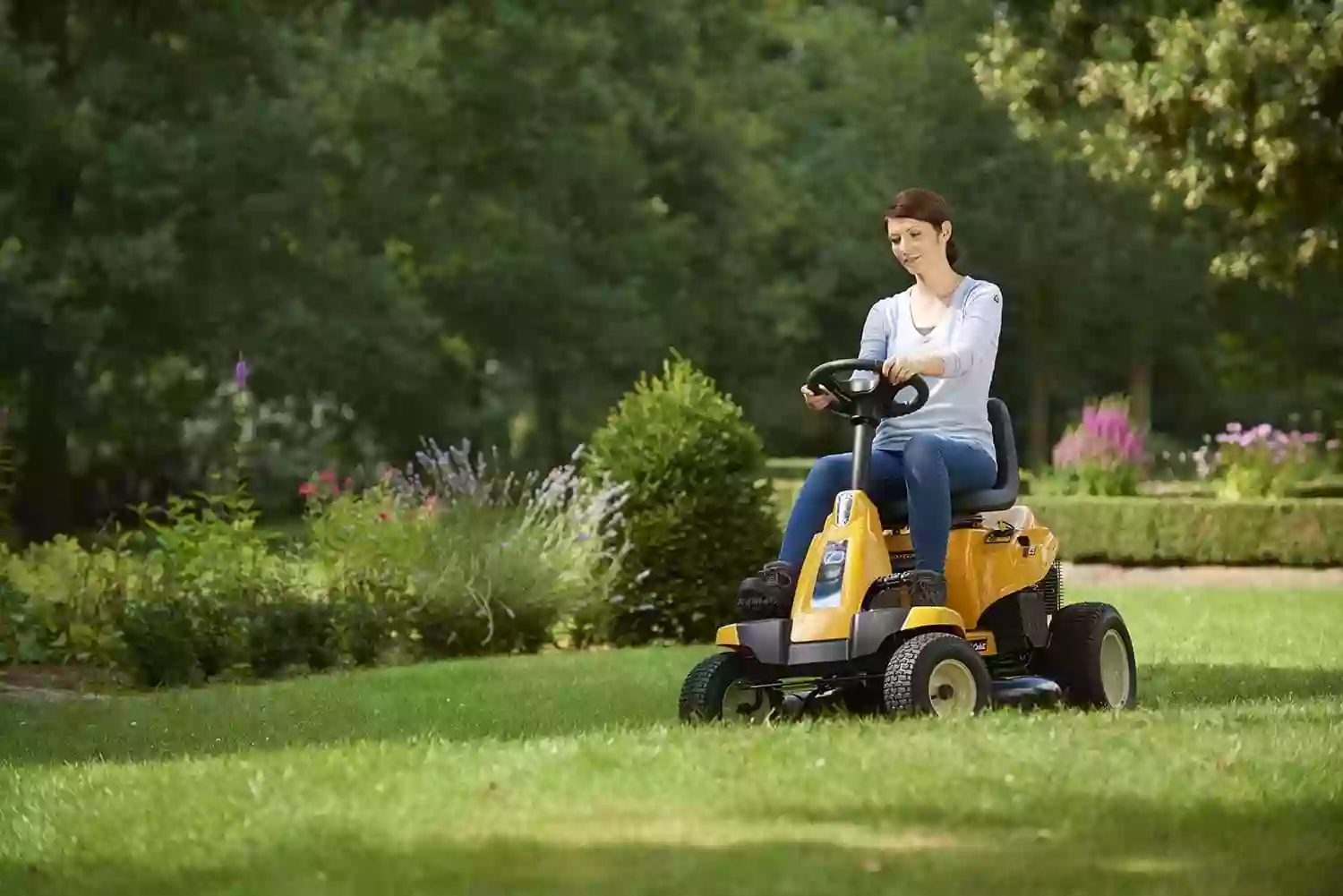 TRACTOR CORTACÉSPED LUGO