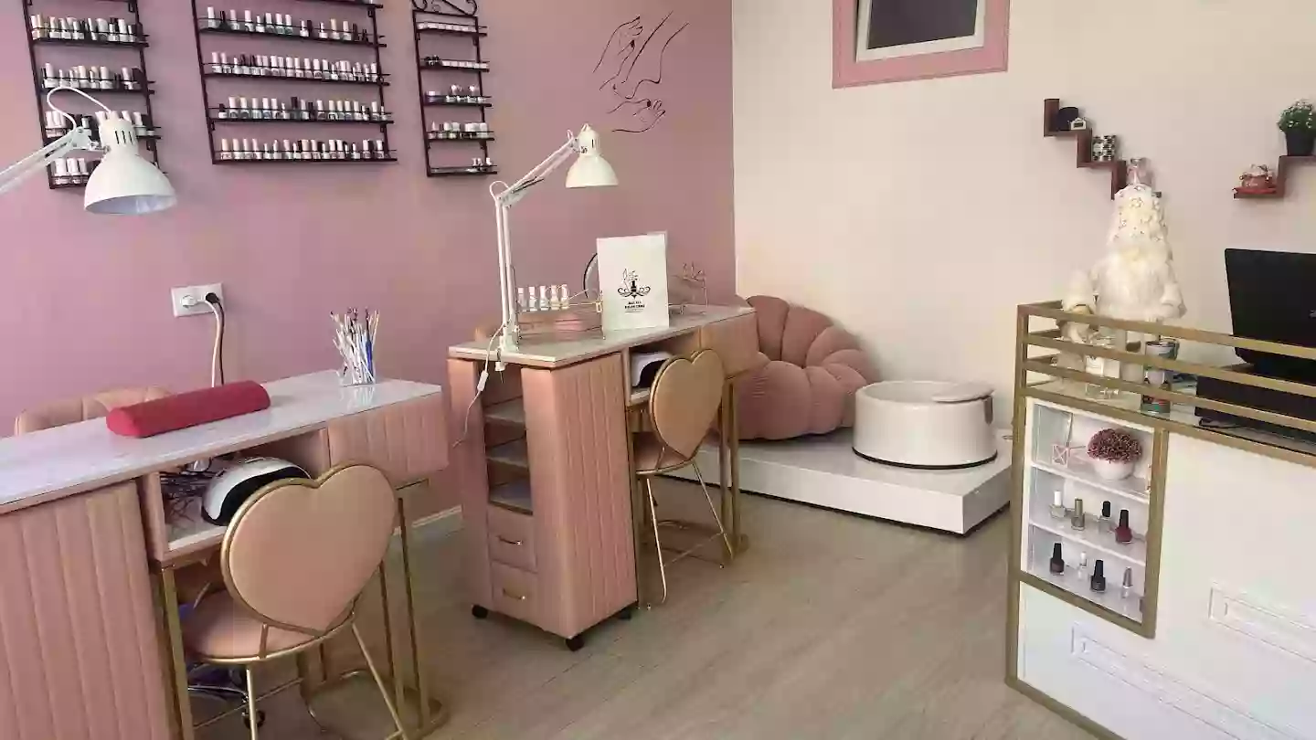 Yoyo Nails Beauty Salon