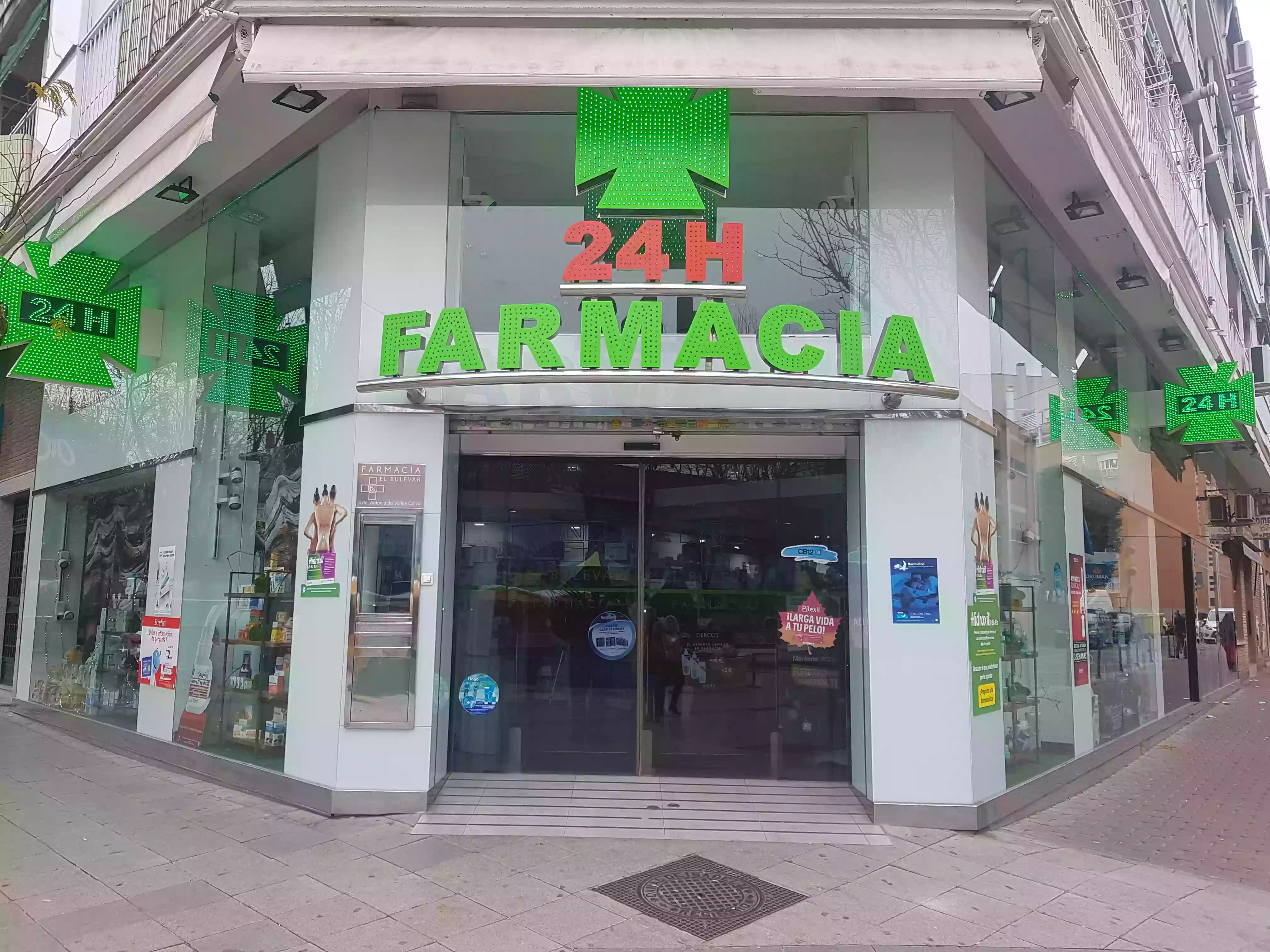 Farmacia El Bulevar 24 h.