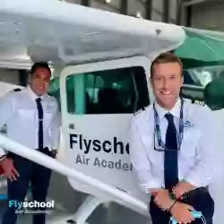 Flyschool Air Academy Cuatro Vientos base