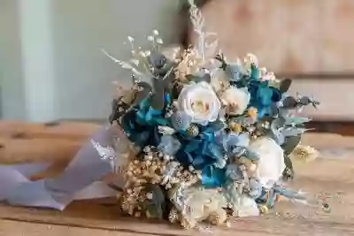 Llámame Lola - Flores y Eventos