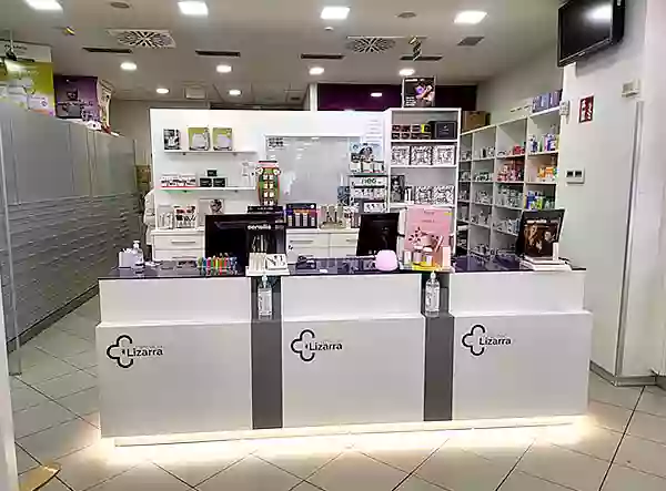 Farmacia LIZARRA (Lcda. Cristina Hernández)