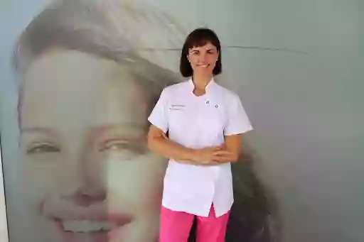 Abre Tu Sonrisa Clínica Dental Dra Mila Adobes