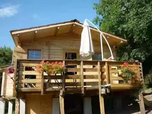 Chalet en bois en pleine nature