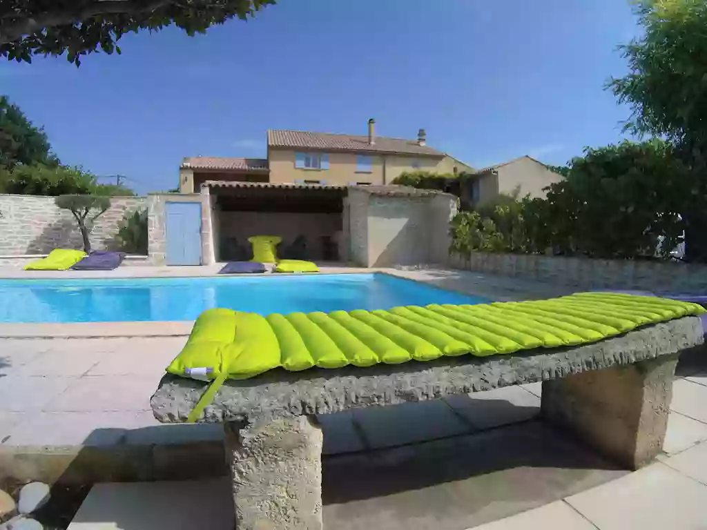 Bastide Saint Jacques: Gîtes avec piscine et spa dans la Drôme Provençales, randonnée aquatique, proche Nyons et Mont Ventoux