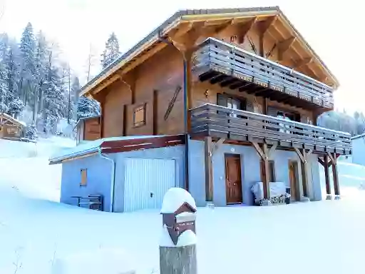 Chalet bois massif Haut-Jura