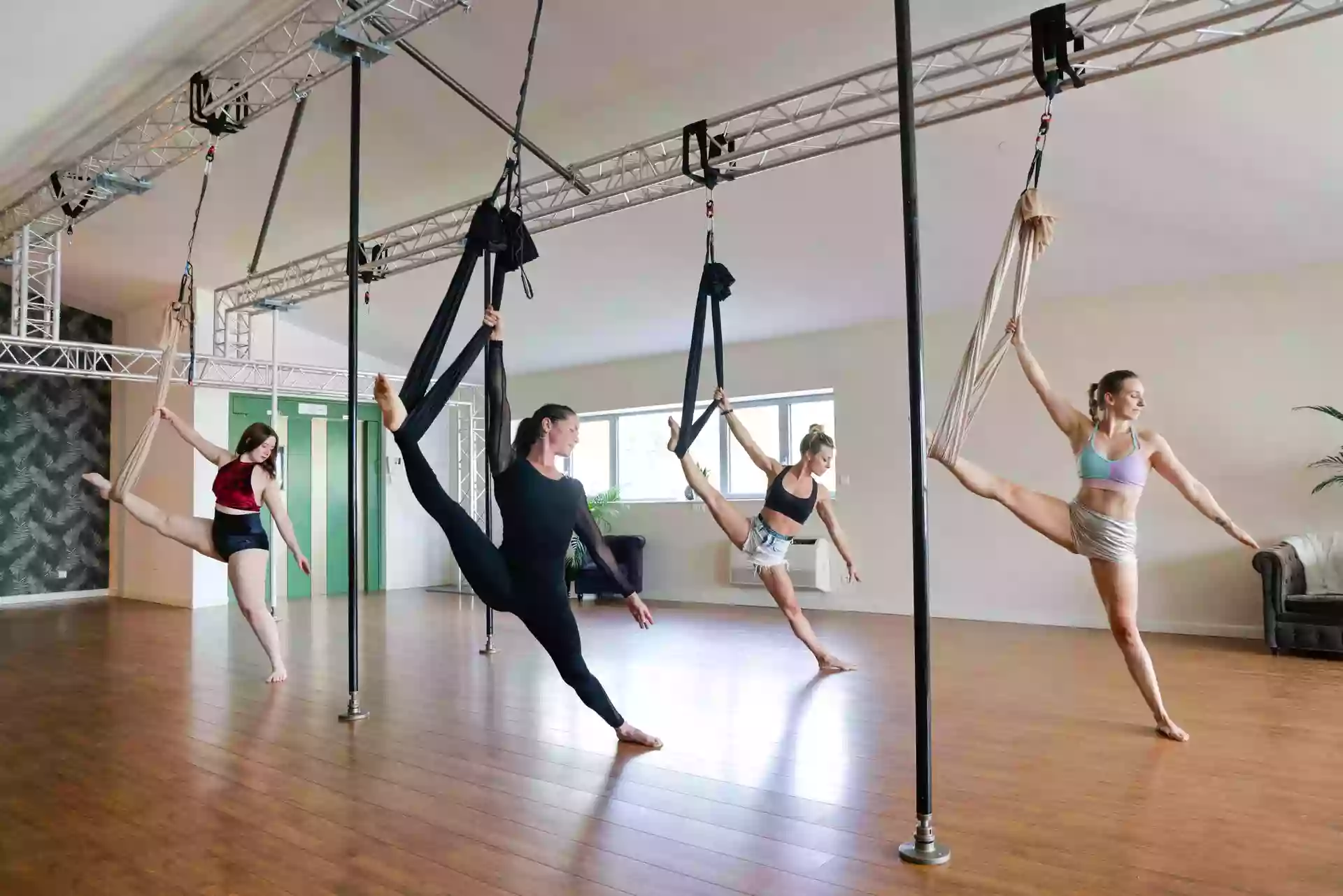 MLDA Pole Studio