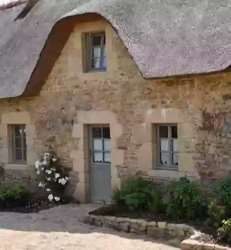 LOCATIONS Longère de Charme avec piscine chauffée, KERMARIA