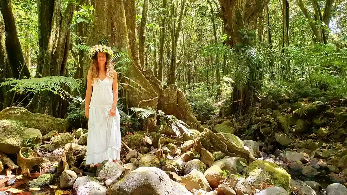 Maïa - Terre Sacrée : Guérisseuse de l'Être*, Canal, Chamane intuitive, Géobiologie Sacrée *Thérapeute énergéticienne médium