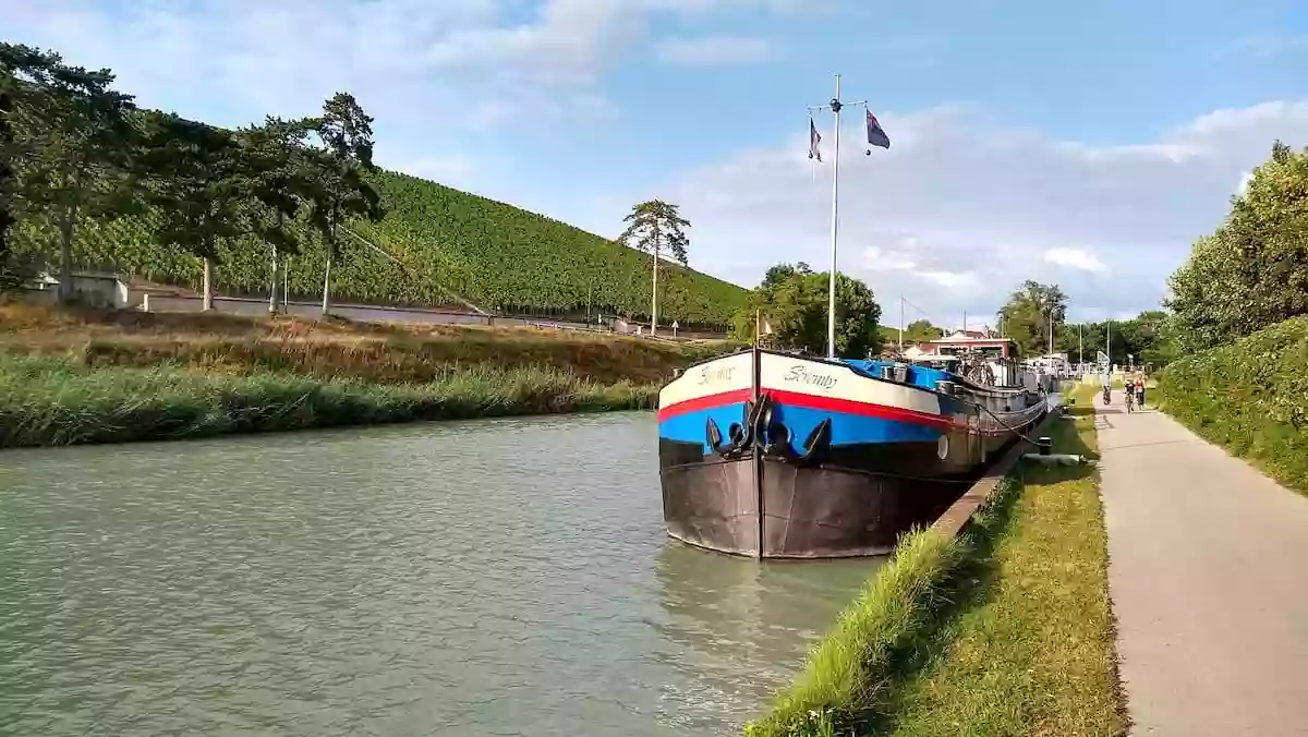 Serenity Barge