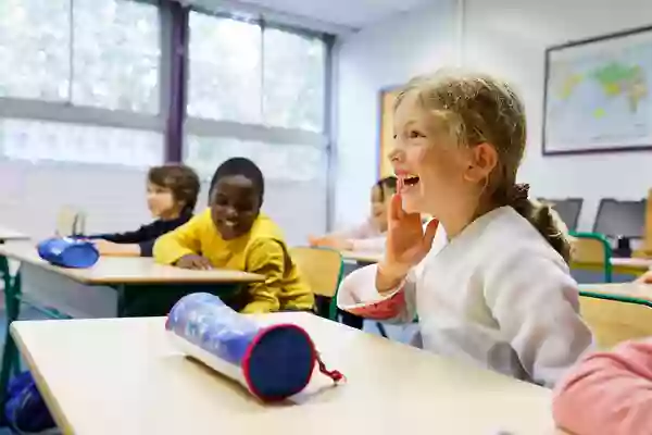 ÉCOLE MATERNELLE PUBLIQUE DESBUREAUX-CHARBONNEAUX