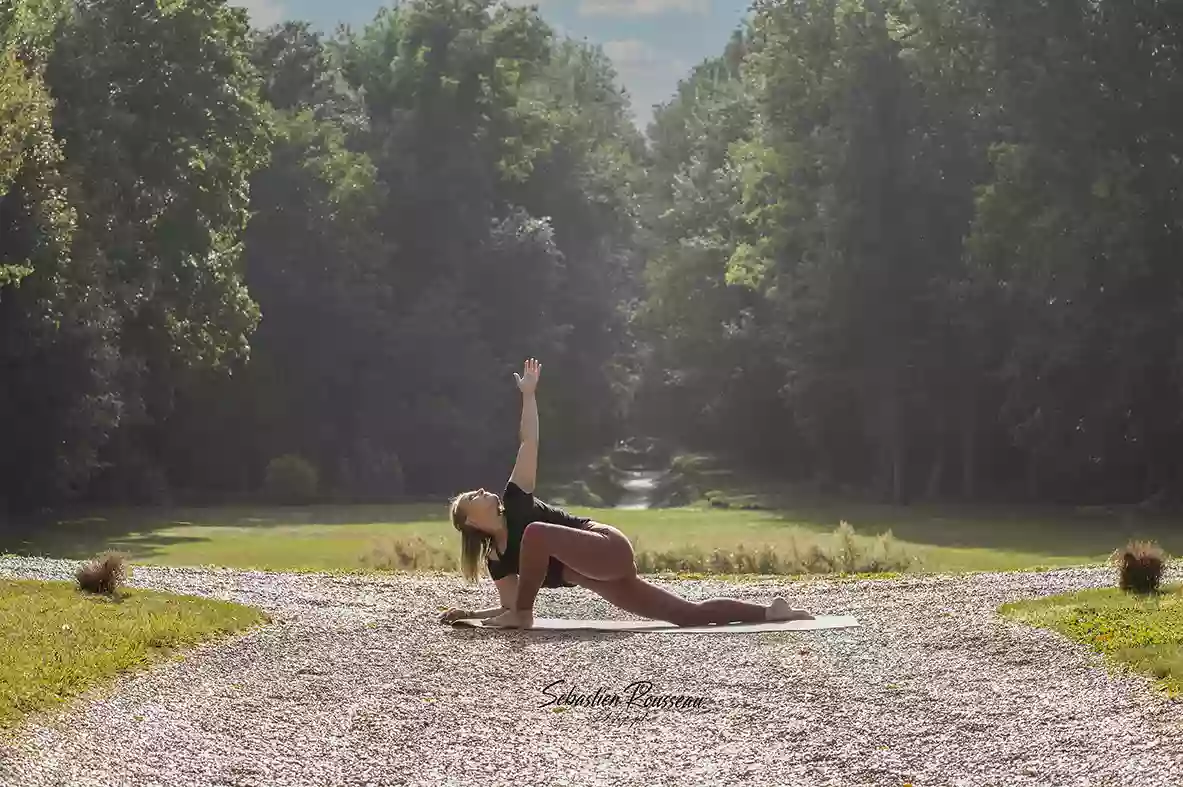 Emilie Burlat Sophrologue _Professeur de Yoga_à domicile