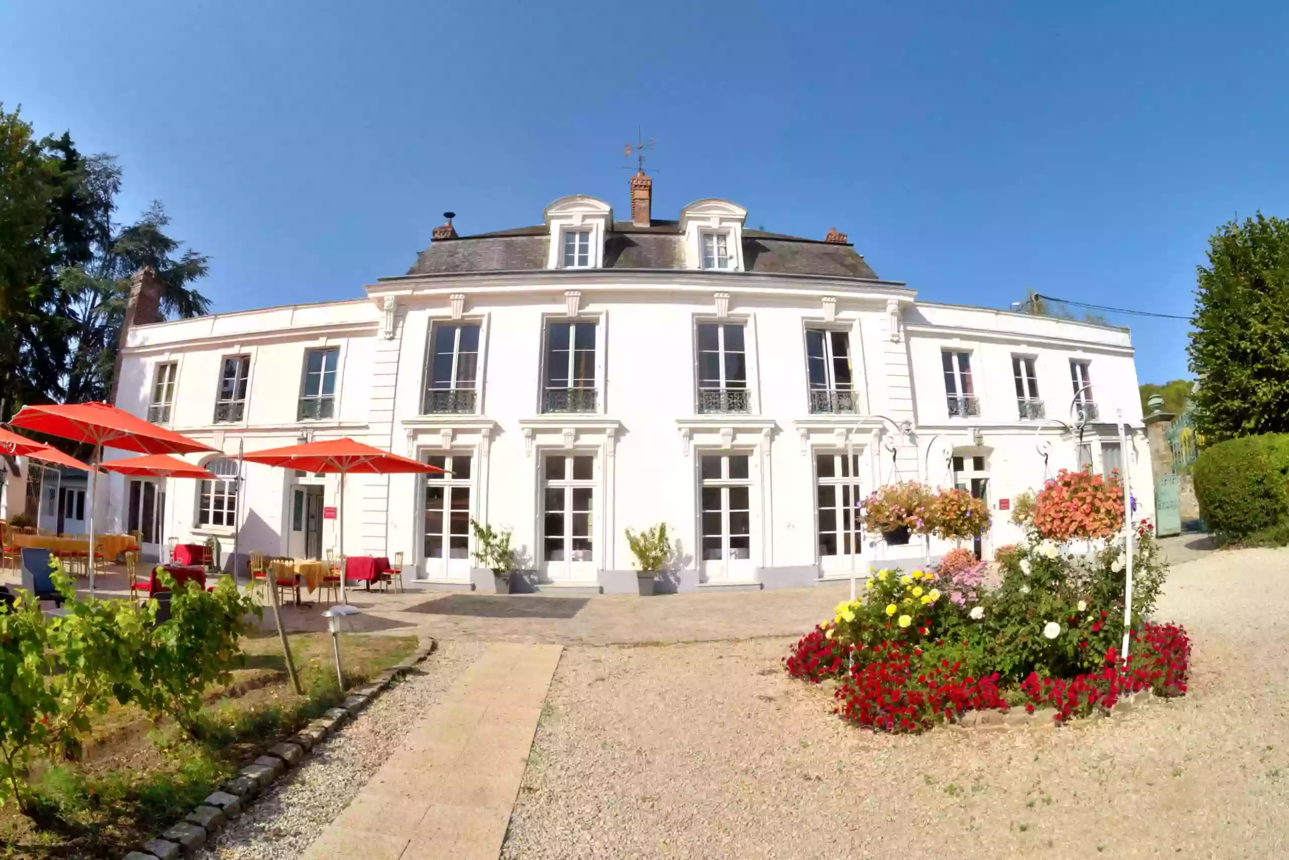 Logis Restaurant Château De La Marjolaine