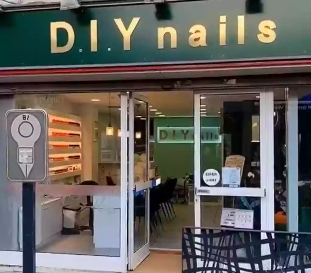 D.I.Y NAILS