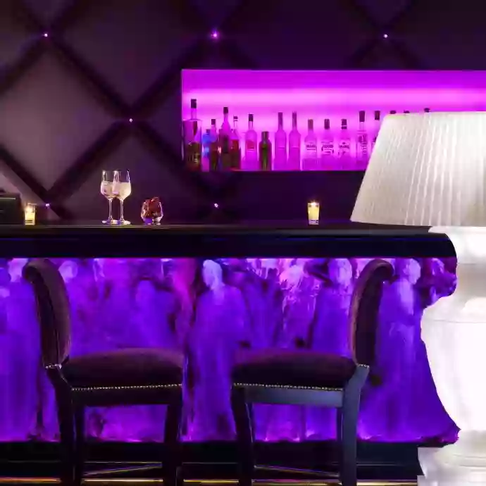 O2 Sofa Bar