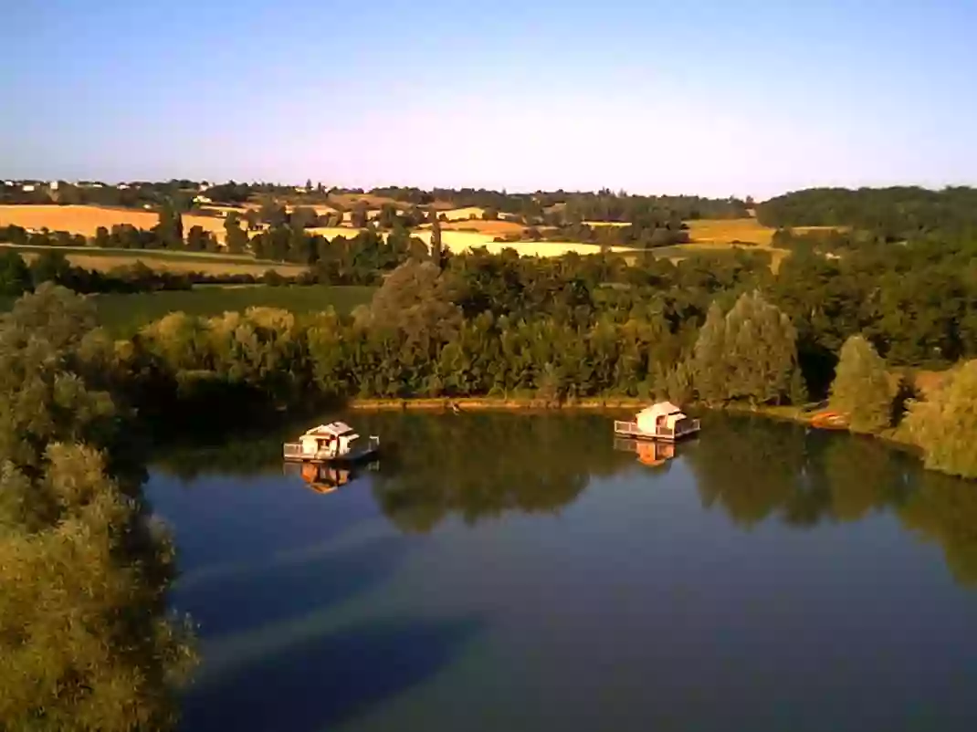 Cabanes flottantes du LAC DE PELISSE