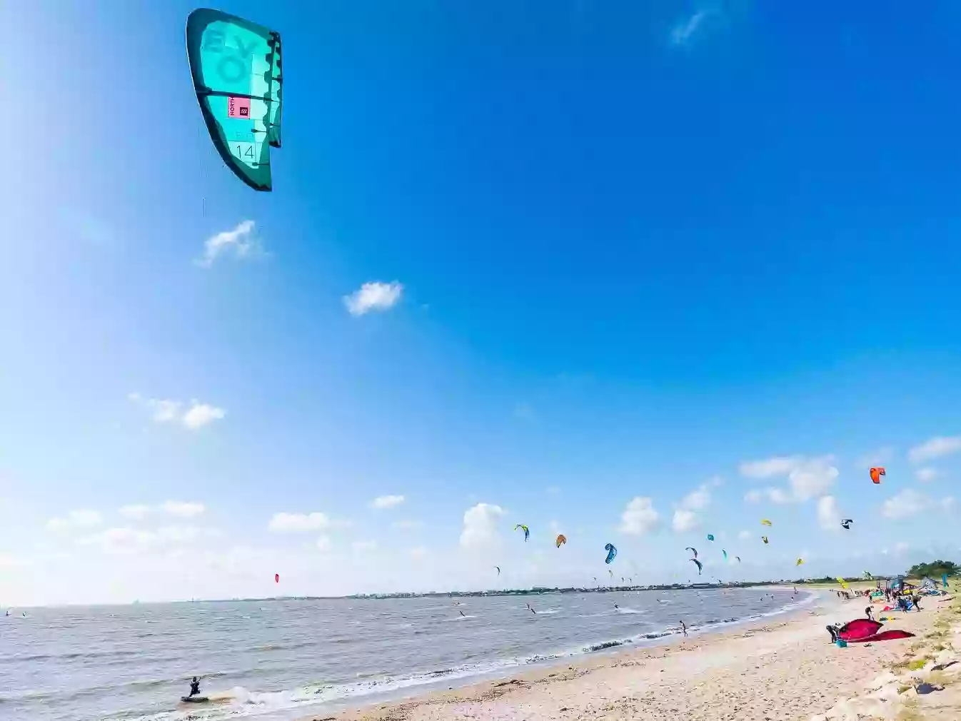 Bouée tractée , Kitesurf et wingfoil ChatelKiteSchool