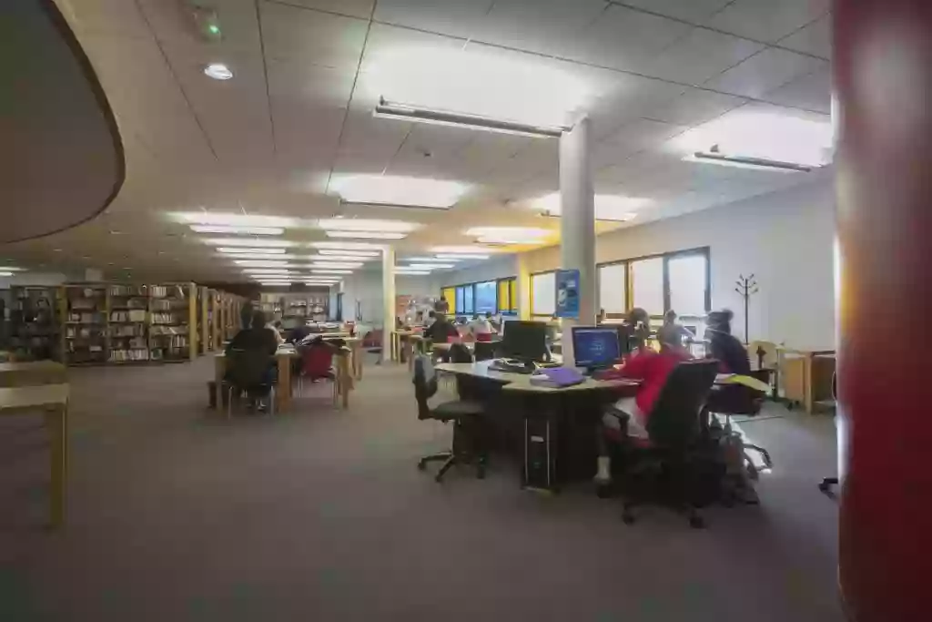 Bibliothèque Universitaire de Niort - Université de Poitiers