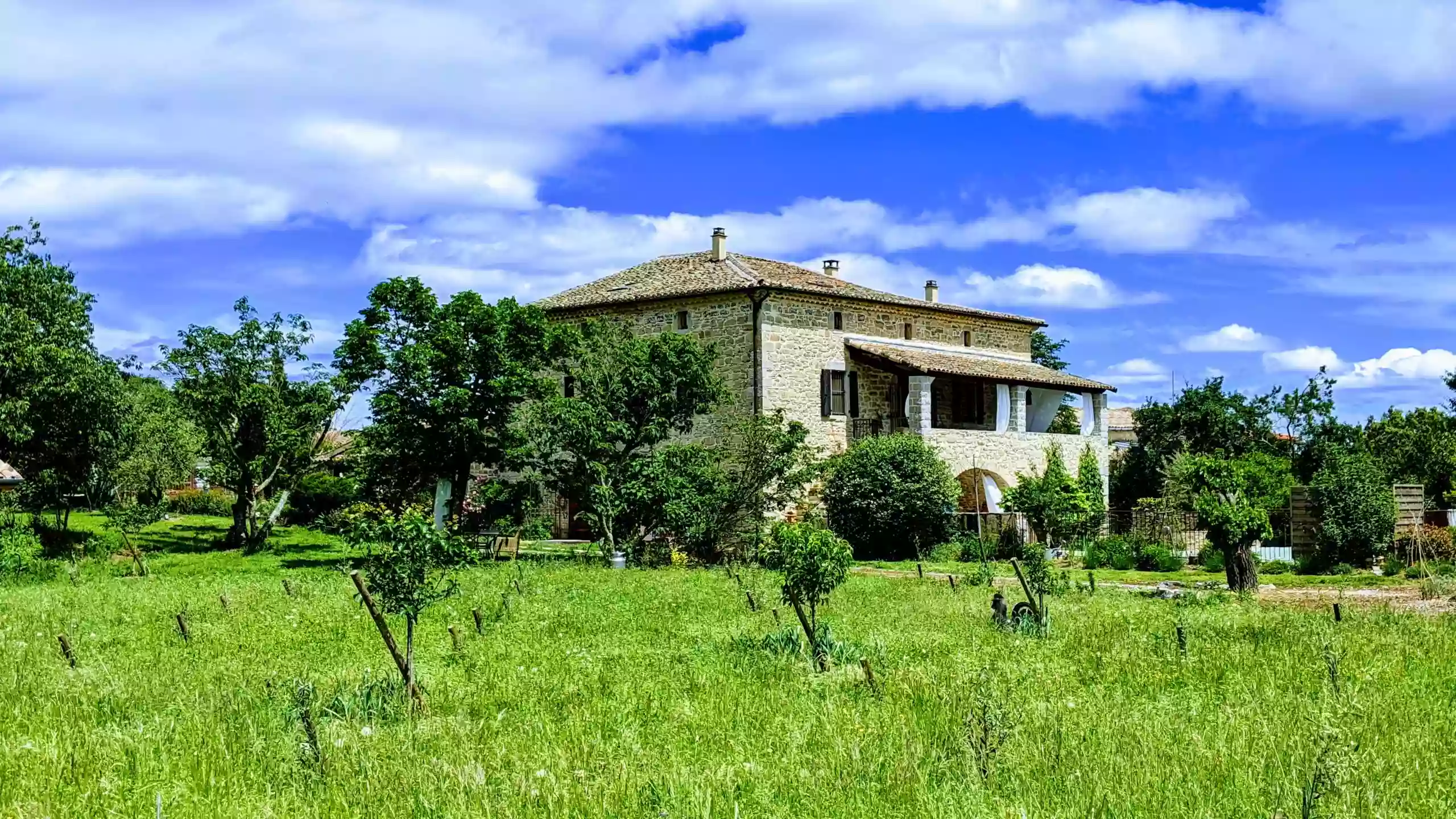 La Gourmandine : Gîte et Chambre d'hôtes à la campagne, avec piscine, proche Vallon Pont d'Arc, dans les Cévennes, Gard