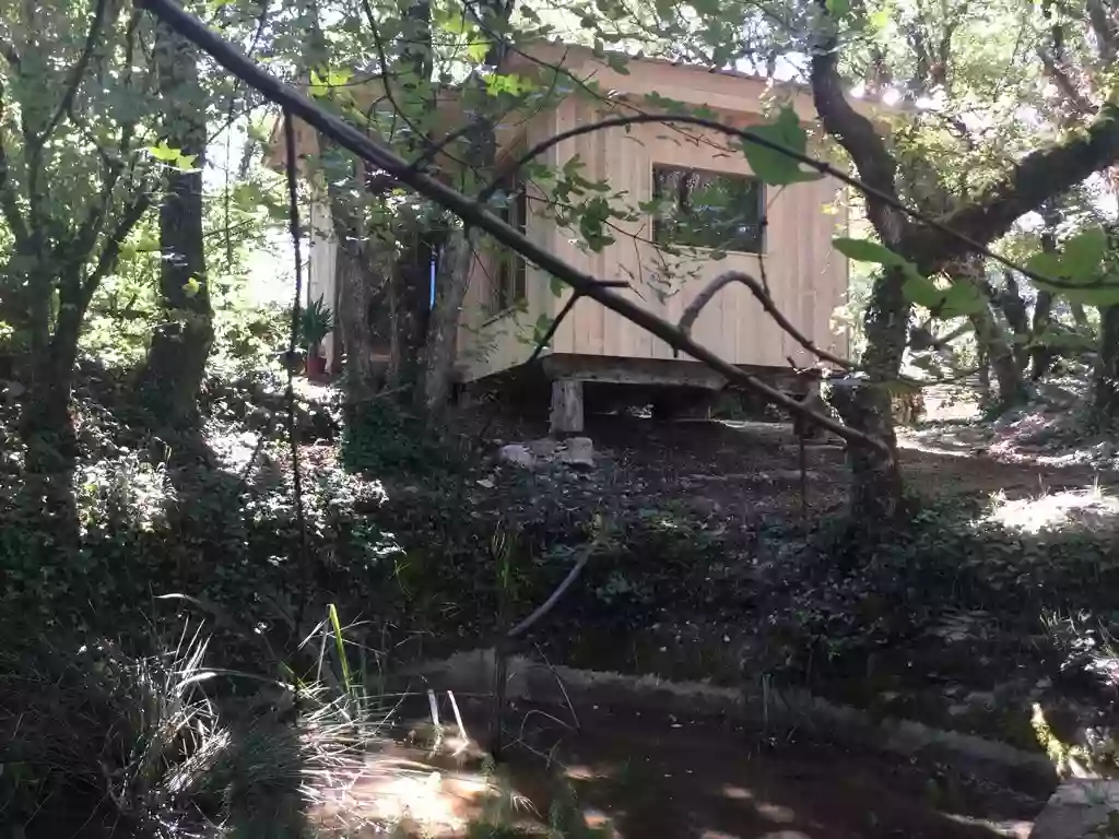 Cabane Insolite avec spa privatif dans le Lot